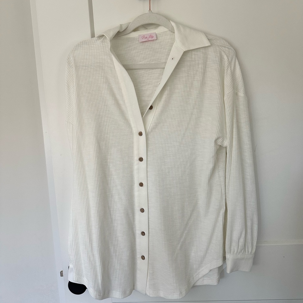 Collared white button down - Picture 2 of 2